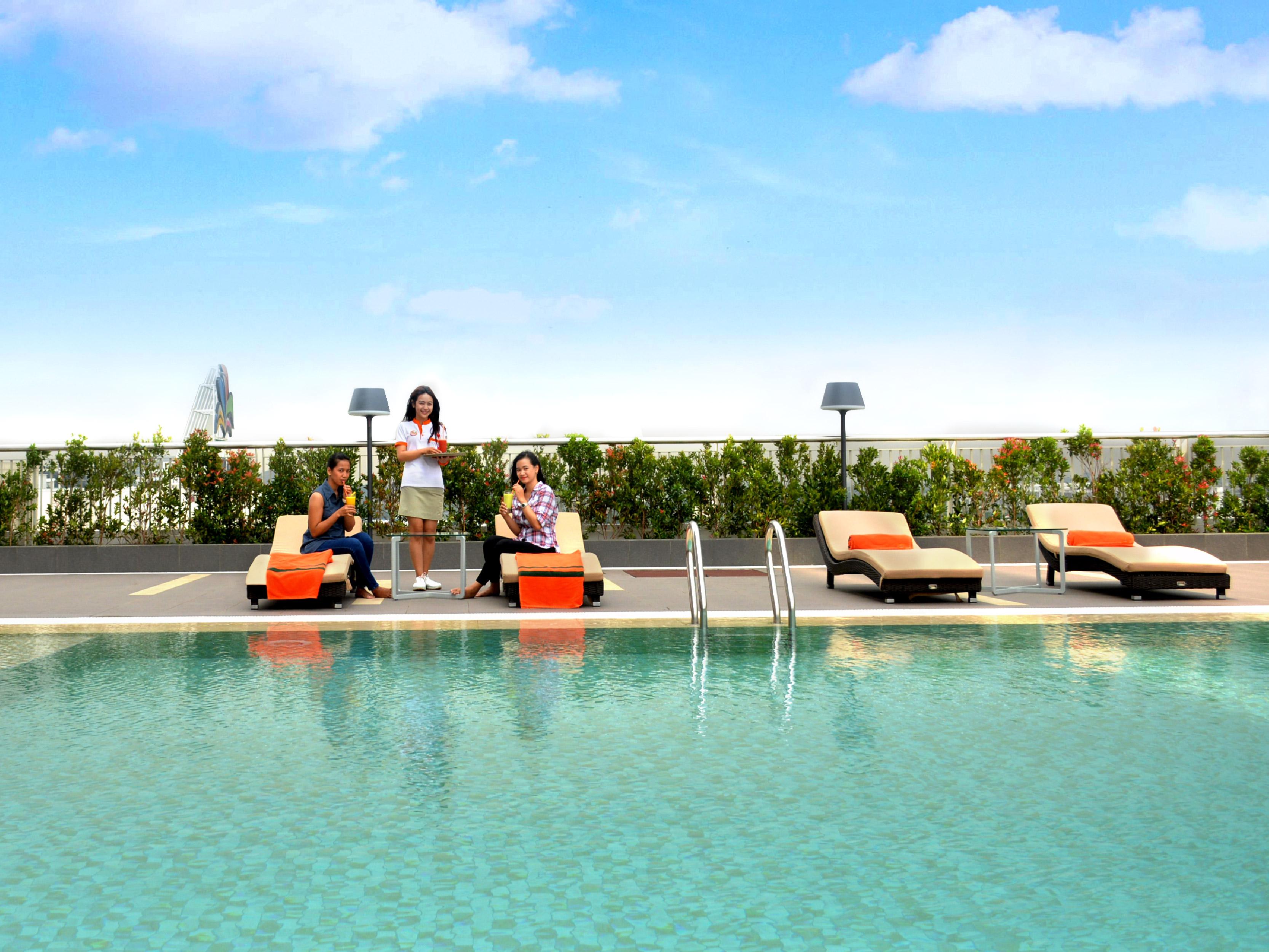 Harris Hotel & Conventions Bekasi Exterior photo