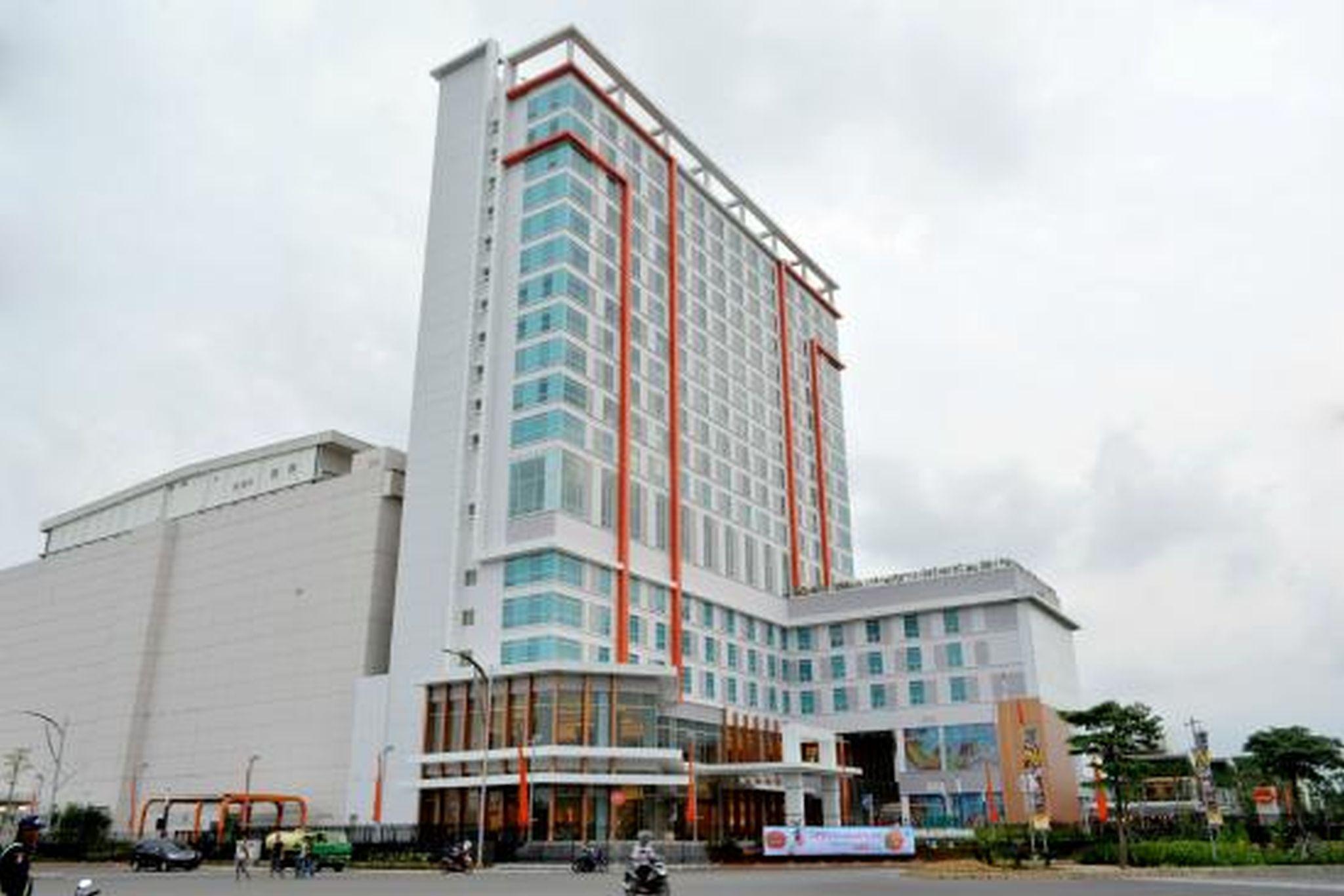 Harris Hotel & Conventions Bekasi Exterior photo