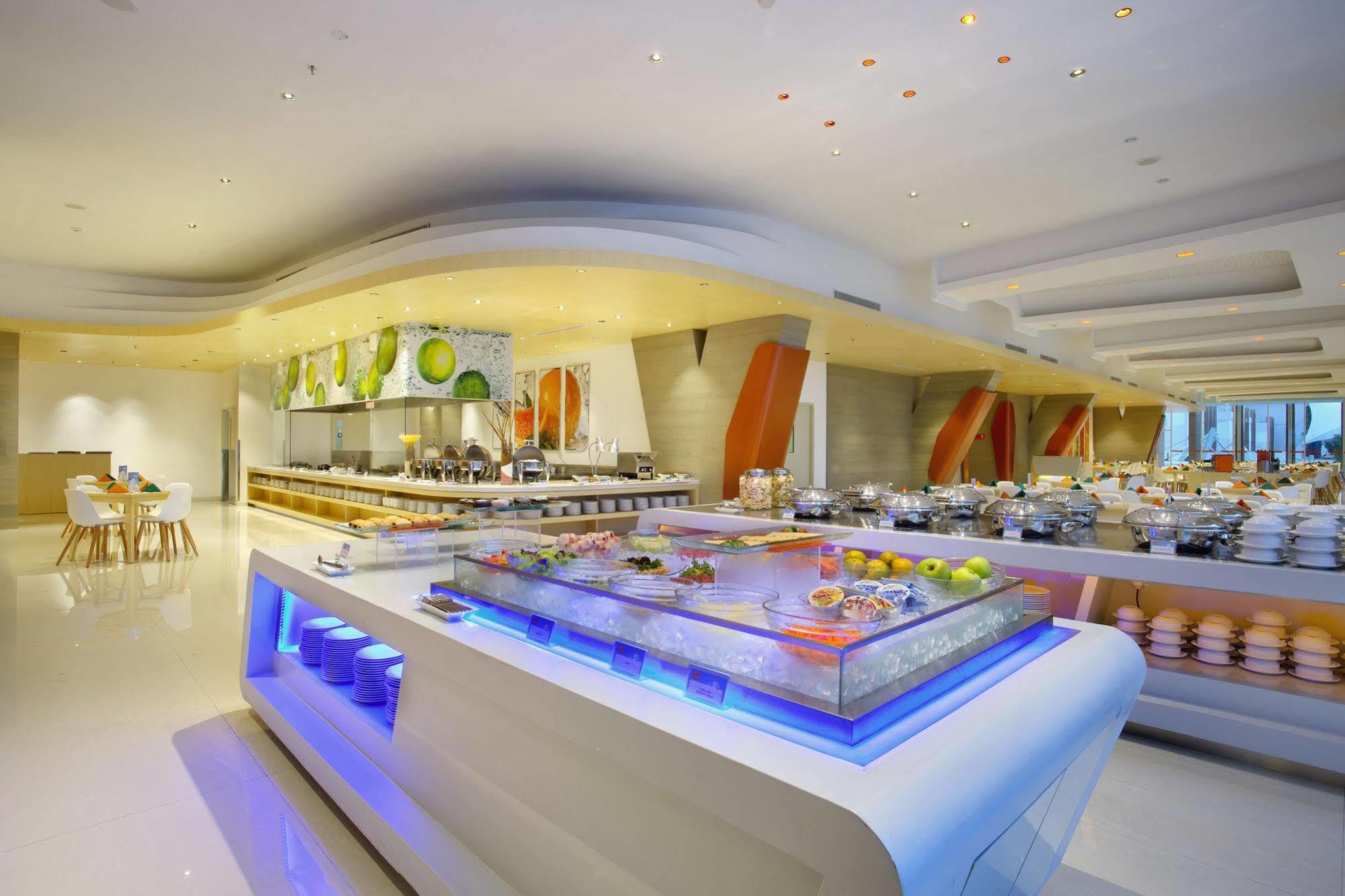 Harris Hotel & Conventions Bekasi Exterior photo